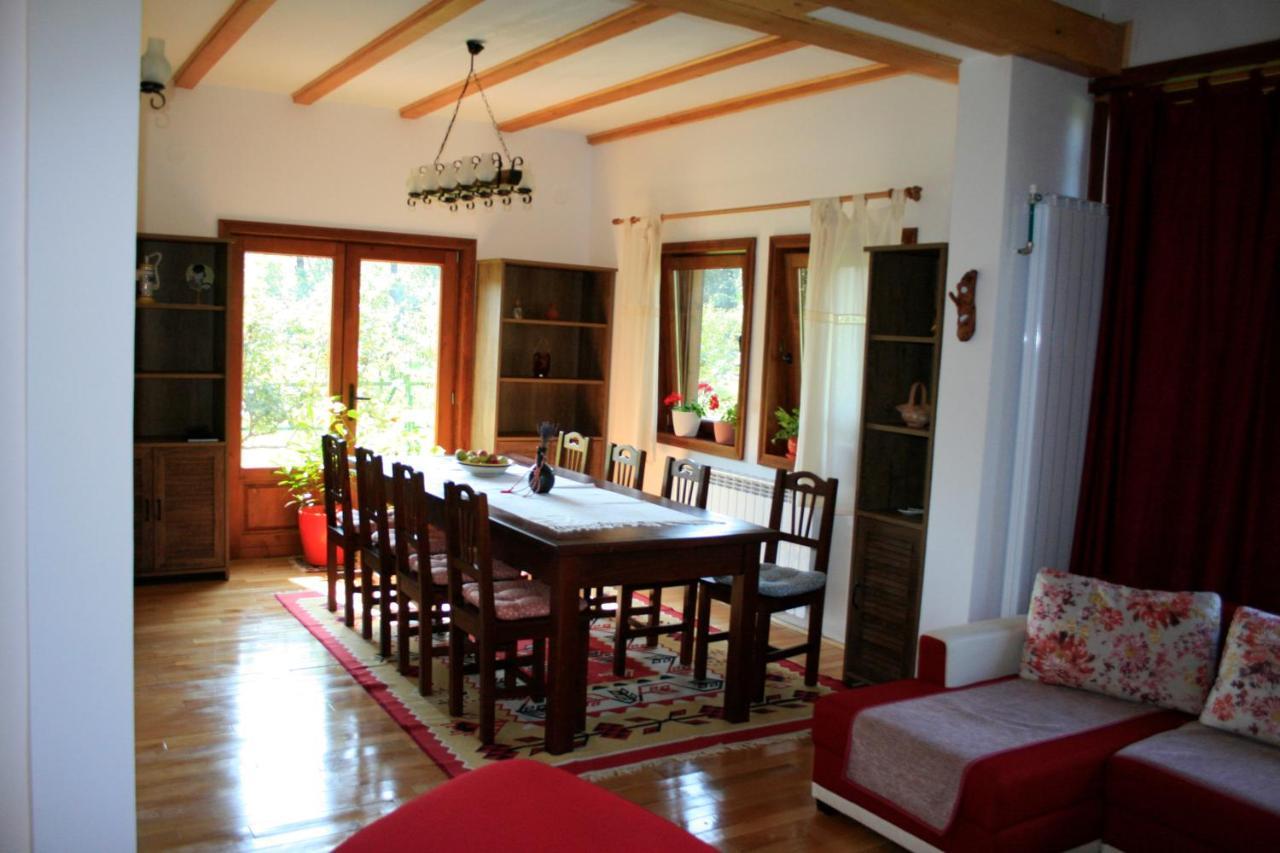 Albinuta Guesthouse Ozun Extérieur photo
