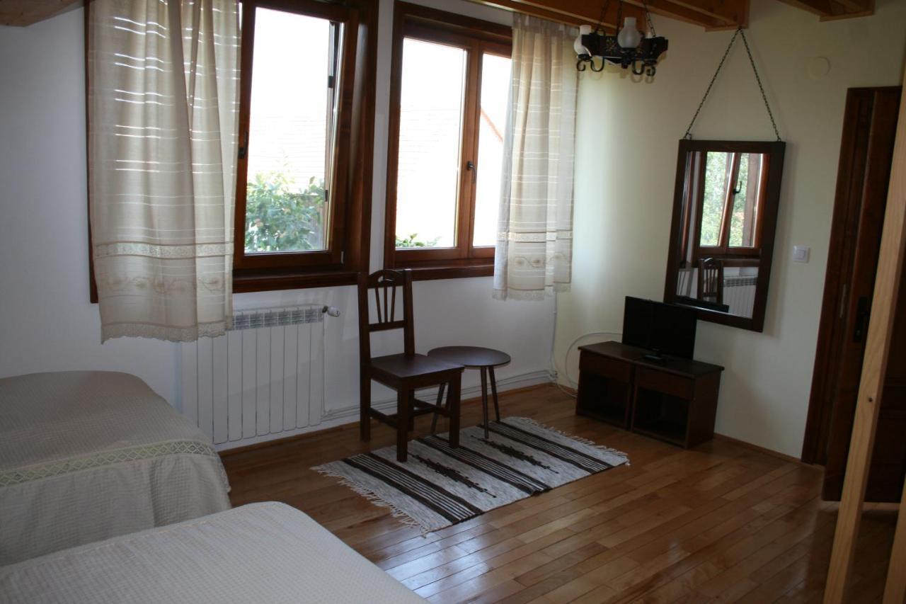 Albinuta Guesthouse Ozun Extérieur photo