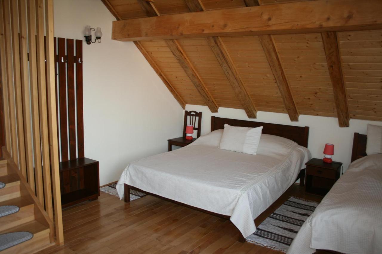 Albinuta Guesthouse Ozun Extérieur photo