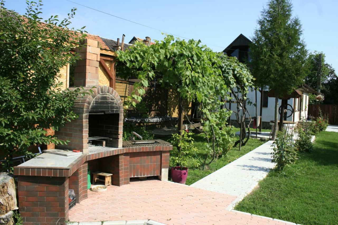 Albinuta Guesthouse Ozun Extérieur photo